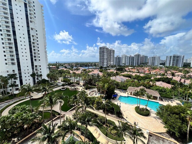 Building Photo - 21055 Yacht Club Dr