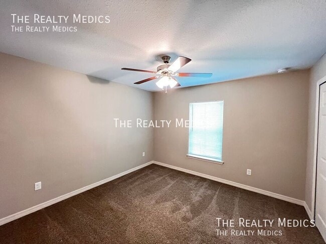 Building Photo - 2427 SW 168th Loop