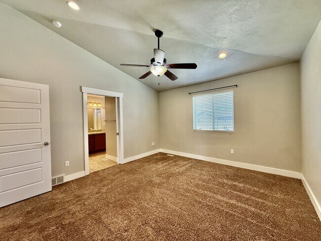 Building Photo - 6928 Village River Ln