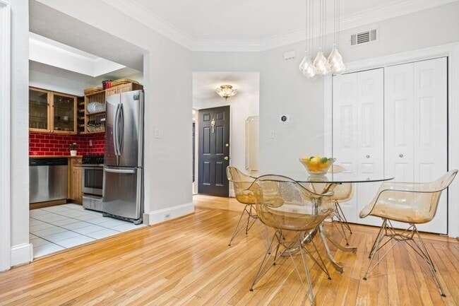 Building Photo - 2840 Peachtree Rd