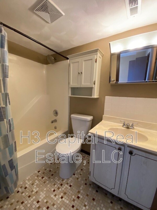 Building Photo - 2407 Frank Scott Pkwy W