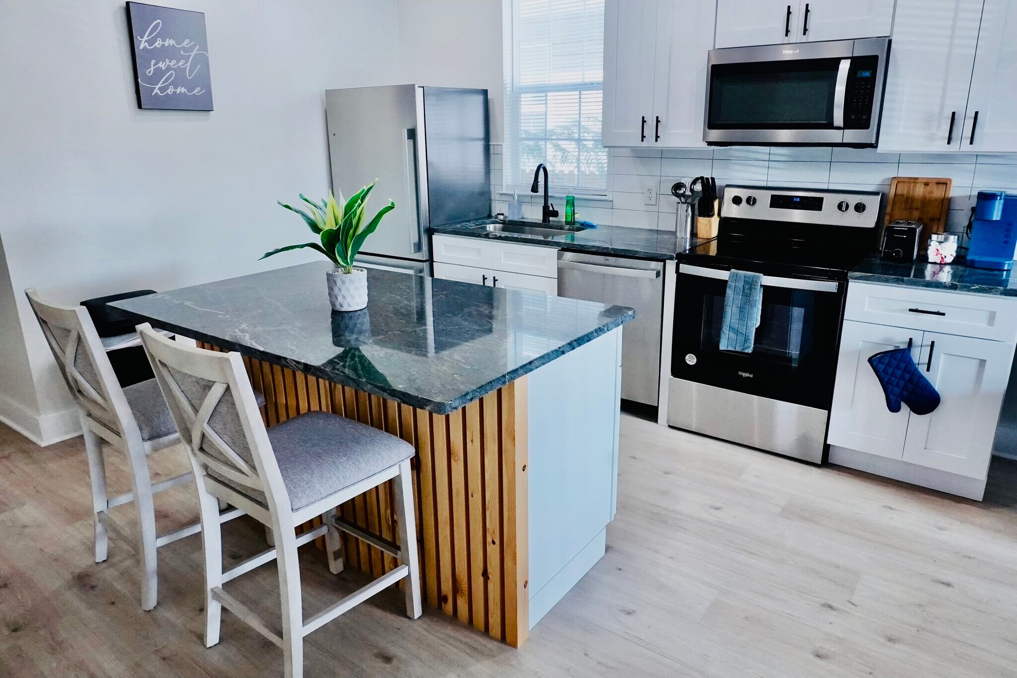 Building Photo - 1131 Garfield St