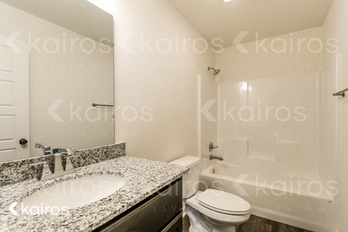 Building Photo - 803 Granite Cir SW