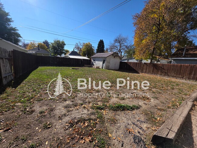 Building Photo - 328 11th St