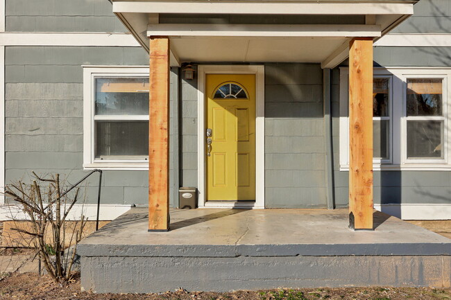 Building Photo - 916 Classen Blvd
