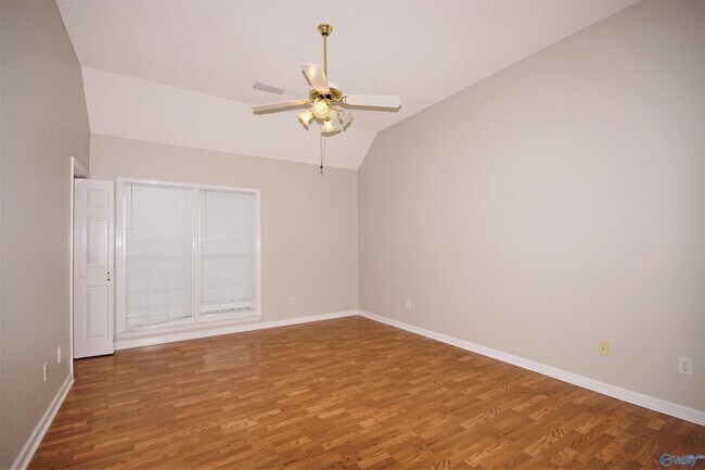 Building Photo - 115 Markum Ln