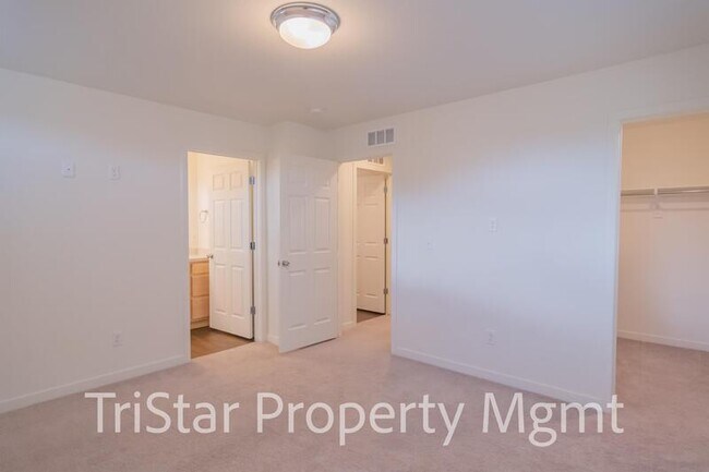 Building Photo - 6463 Crossdrum Point
