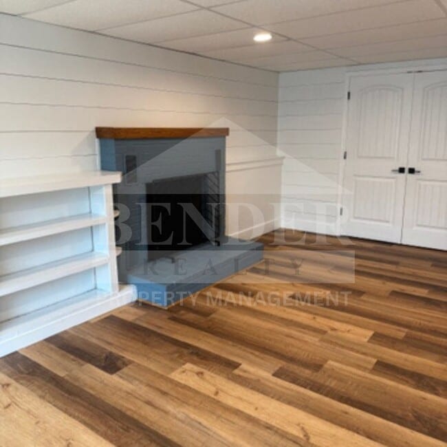 Building Photo - BEAUTIFUL REMODELED HOME