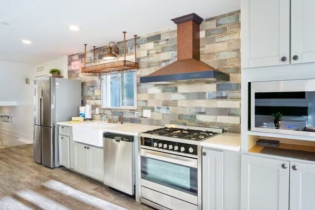 Building Photo - Oceanfront Winter Rental Mid-September 202...