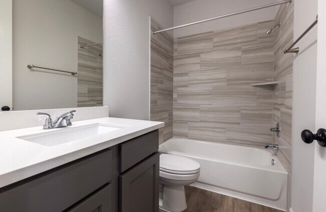 Building Photo - 5034 Morrison Dr