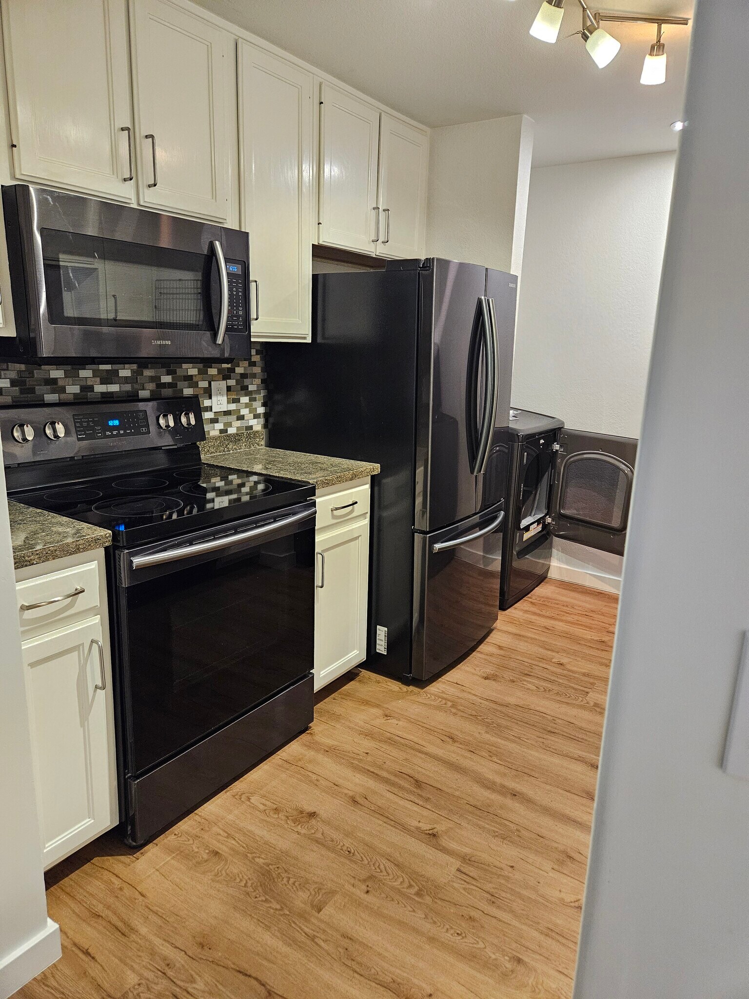 Building Photo - 530 S 400 E