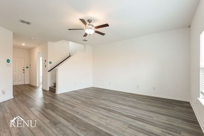 Building Photo - 2931 Jackson Smt