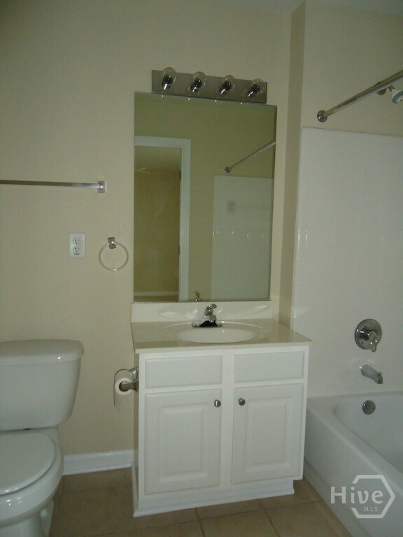 Building Photo - 1035 Barnett Shoals Rd