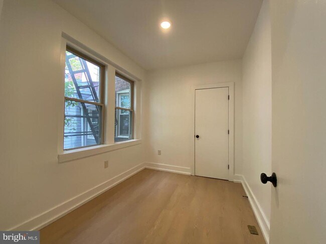 Building Photo - 3126 16th St NW