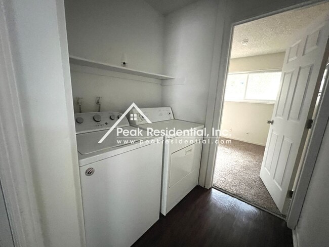 Building Photo - Charming 2 bd/1 ba Citrus Heights Duplex!