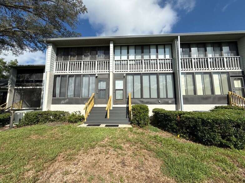 Building Photo - 790 E Gilchrist Ct