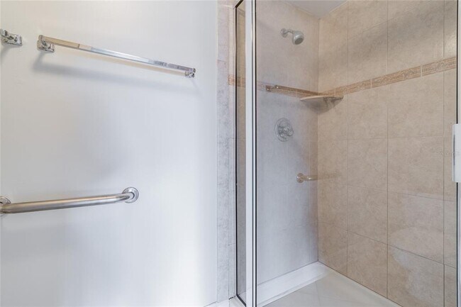 Building Photo - 13618 Greenfield Dr