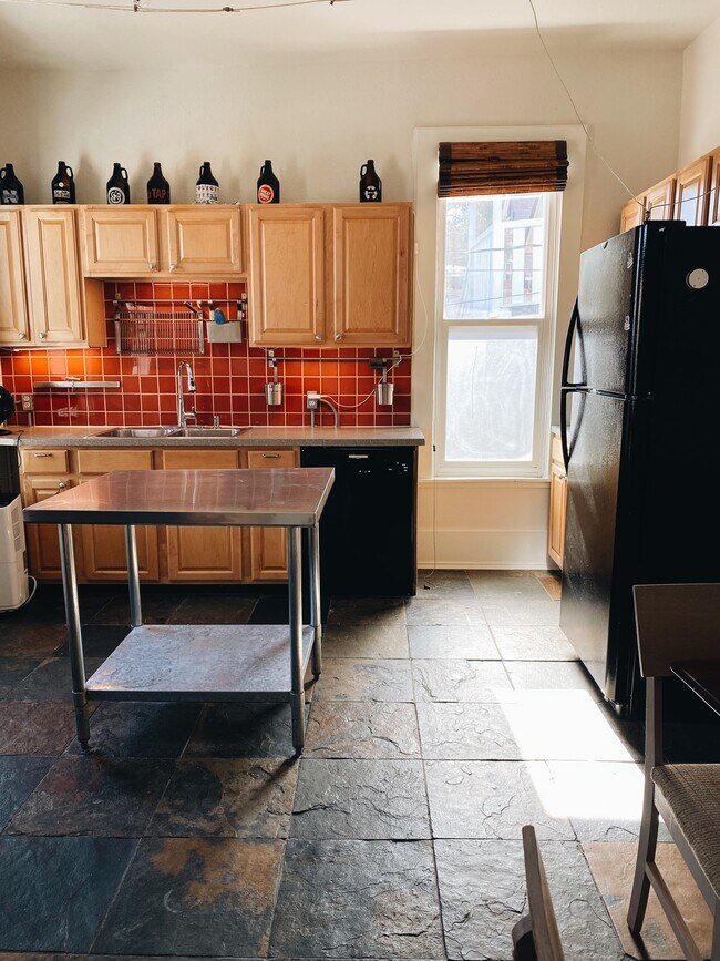 Building Photo - 3546 Lipan St