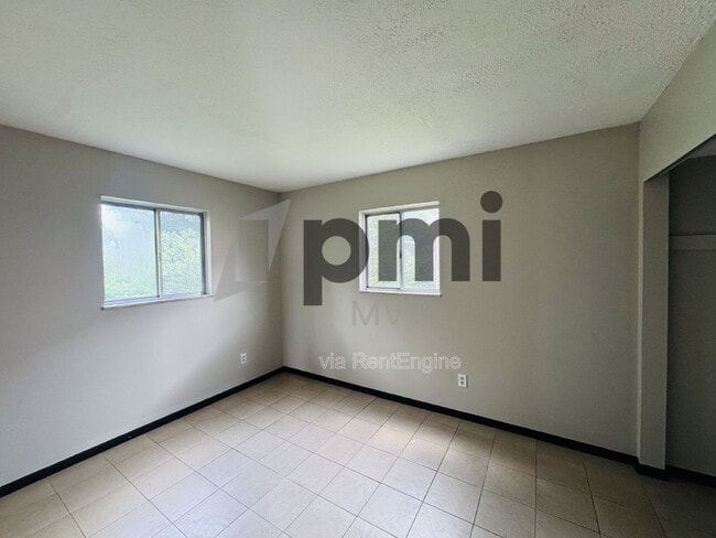 Building Photo - 828 Whitethorne Ave