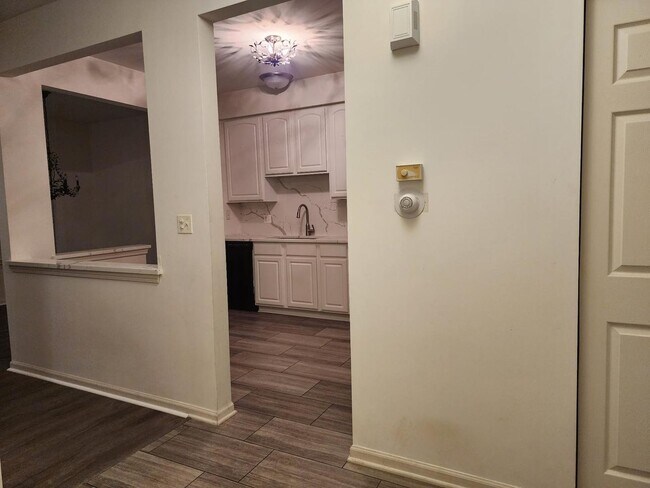 Building Photo - 2822 Gypsum Cir