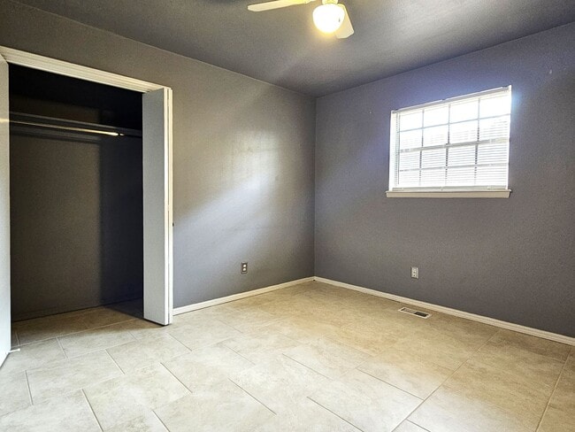 Building Photo - 3826 NW 64th St