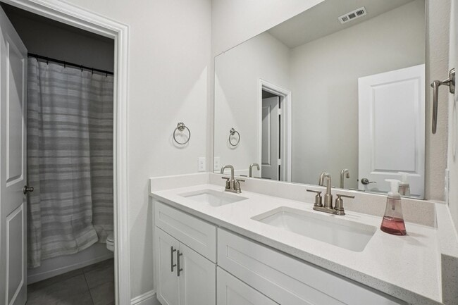 Building Photo - 11422 Chepstow Crescent Ct