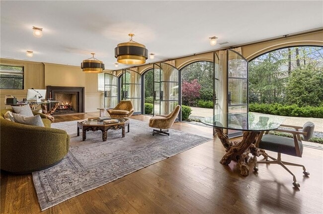 Building Photo - 3612 Castlegate Dr NW