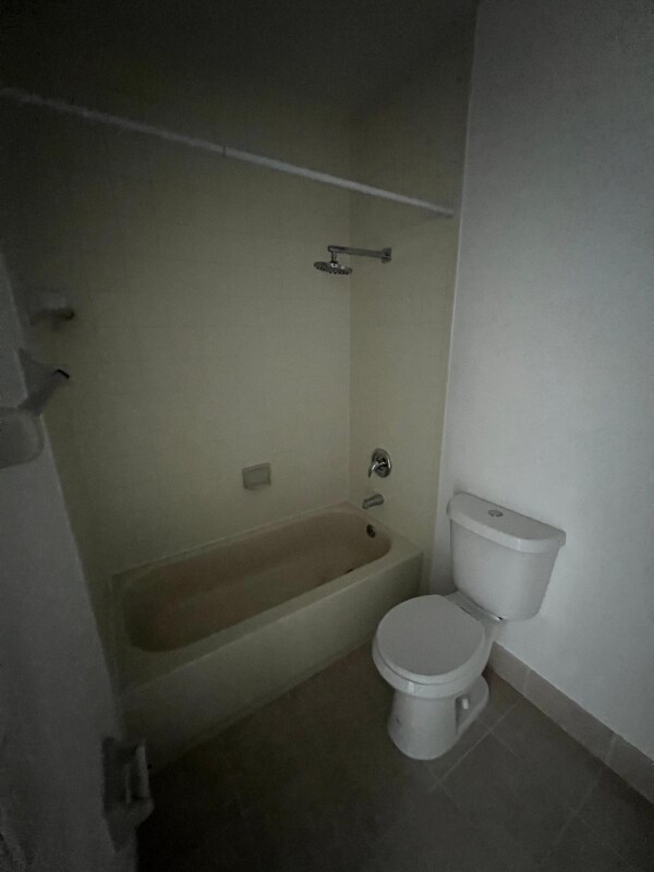 Building Photo - 1536 SE 25th St