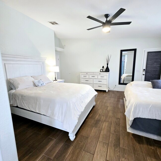 Building Photo - 11333 Desert Trailways Ln