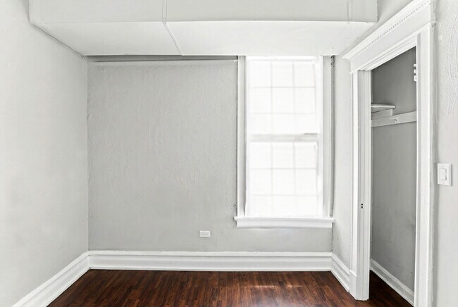 Building Photo - 5343 S Indiana Ave