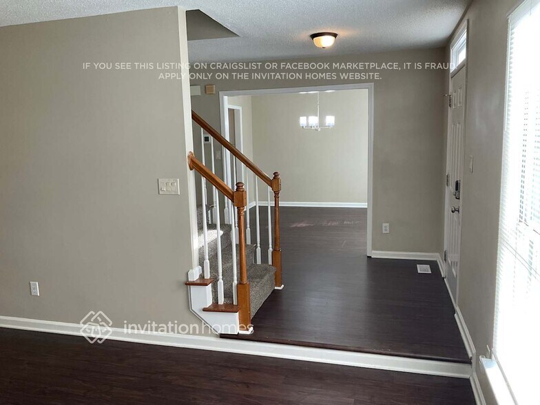 Building Photo - 2343 Century Oaks Ln