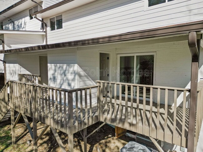 Building Photo - 400 Gallery Ln