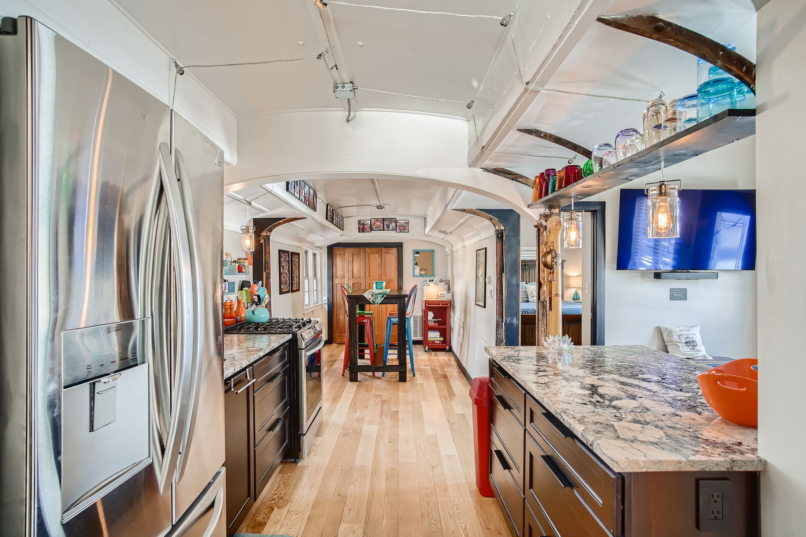 Building Photo - 835 Urban St