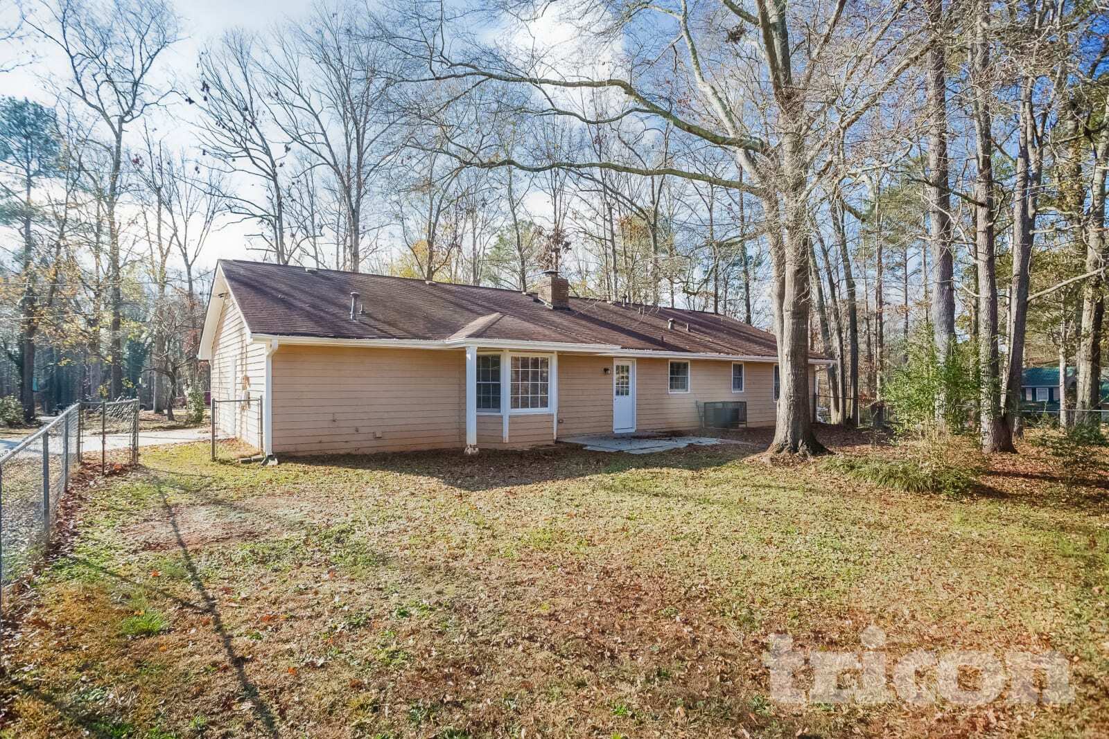 Building Photo - 1631 Quail Run SW