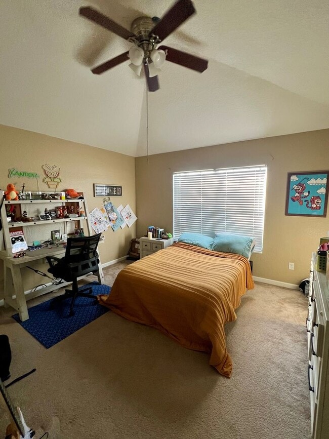 Building Photo - 3 Bedroom, 2.5 bath in Waterford Lakes ...