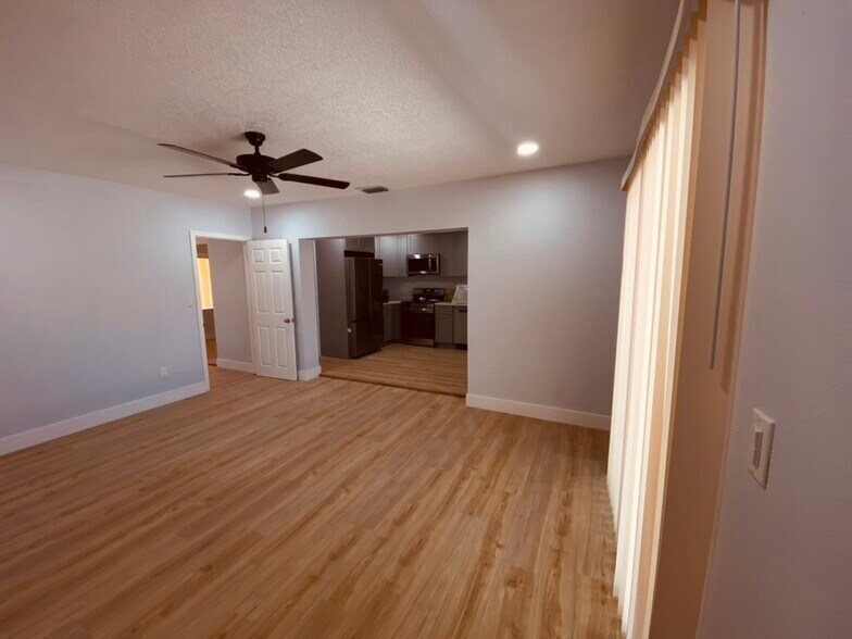 Dining Room 1-4 - 131 W Atwater Ave