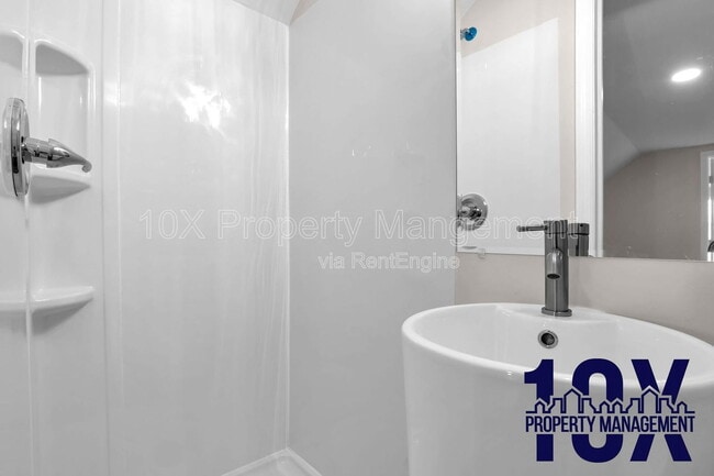 Building Photo - 2453 McGuffey Rd