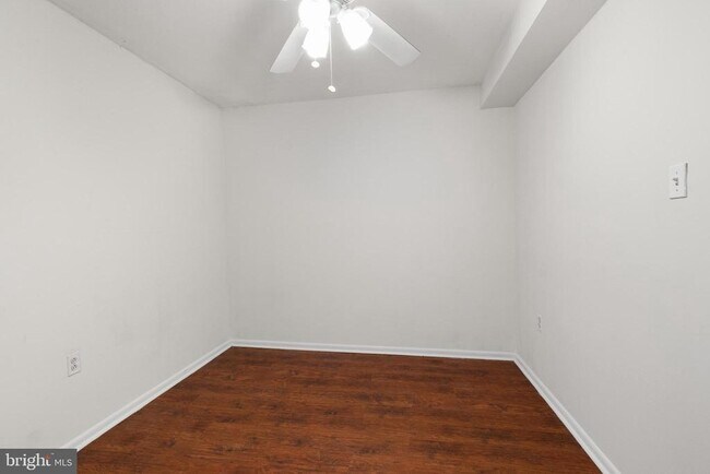 Building Photo - 240 W Girard Ave