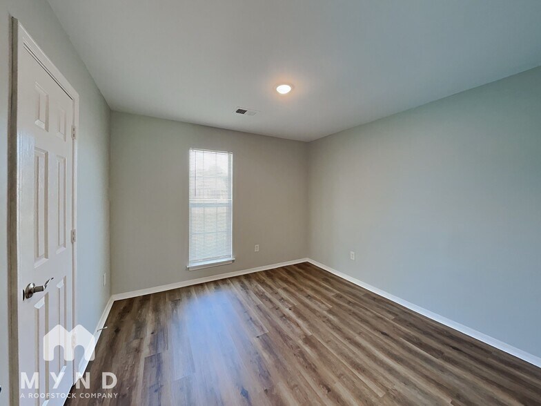 Building Photo - 4150 Penwell Dr