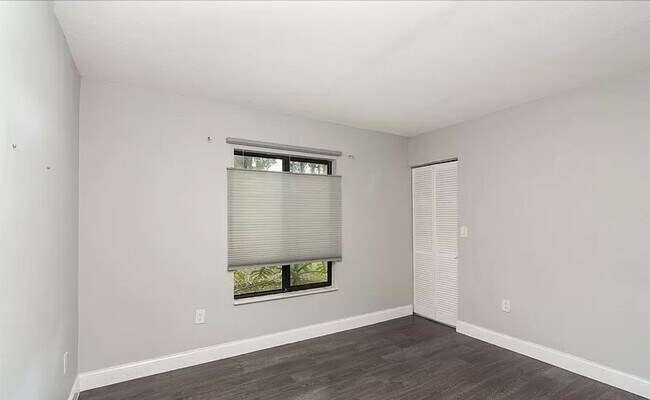 Building Photo - Remodeled 2BD/2BTH Condo Palm Harbor Condo...
