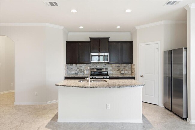 Building Photo - 2601 Rough Berry Rd