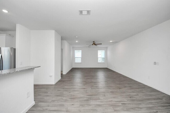 Building Photo - 23415 Pagoda Oak Dr