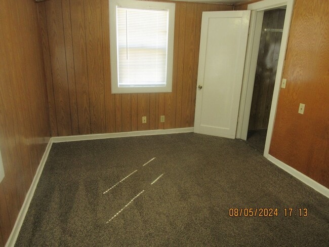 Building Photo - Updated Duplex