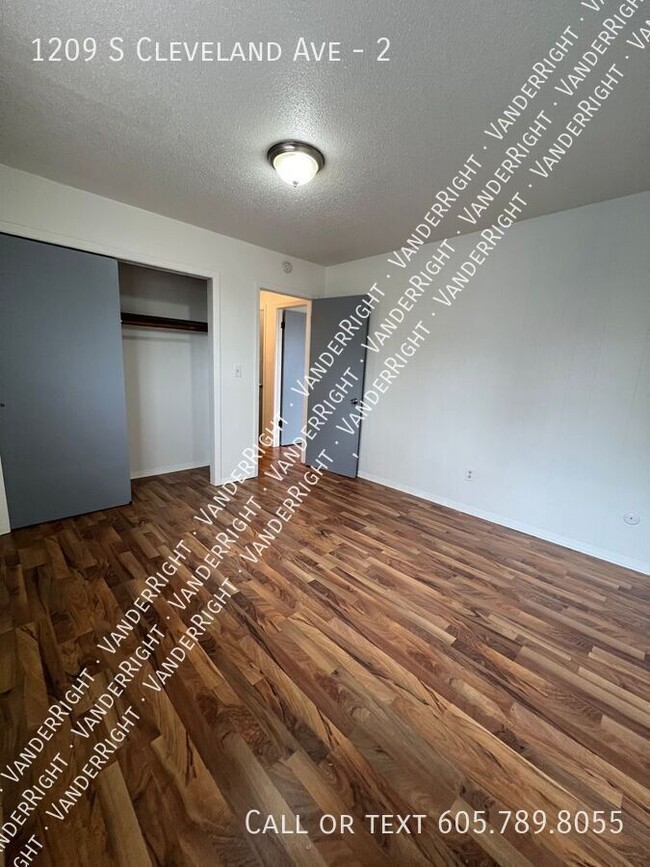 Building Photo - 1209 S Cleveland Ave