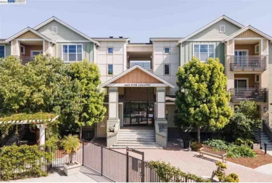 Building Photo - 4463 Hyde Cmn