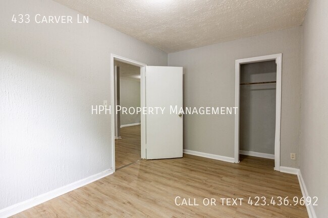 Building Photo - 433 Carver Ln