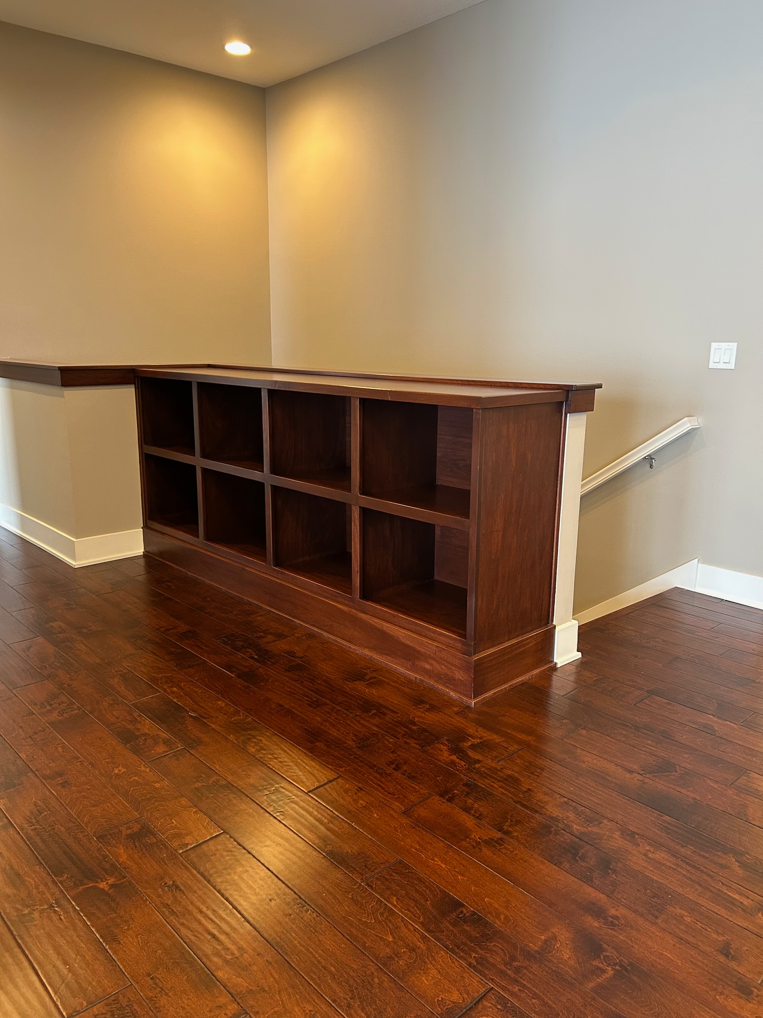 Features beautiful door wood flooring and shelving - 1616 Park Ave