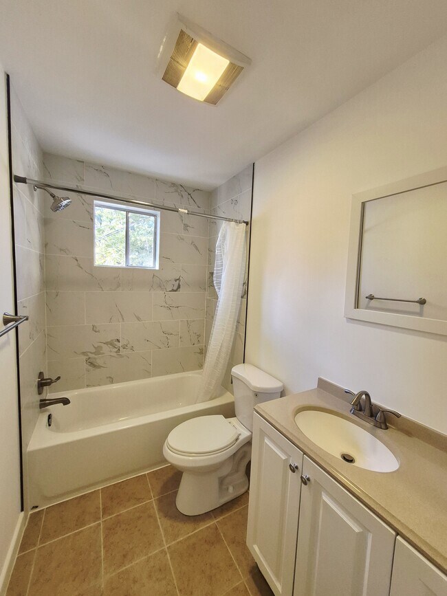 Building Photo - 2402 Fon Du Lac Rd