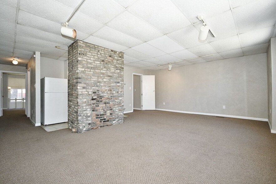 Building Photo - 1606 Bingham St