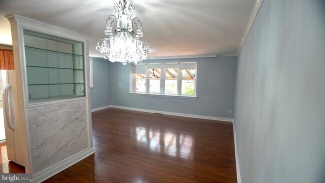 Building Photo - 1600 Fox Chase Rd